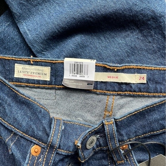 NWT Levi’s Jeans Wedgie High Waist Ankle Jeans Life’s Work Dark Wash Size 24 NEW - Picture 10 of 16